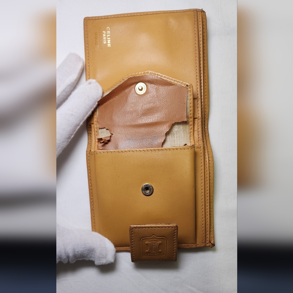 Celine Snap Bi-Fold Wallet - Picture 3 of 15